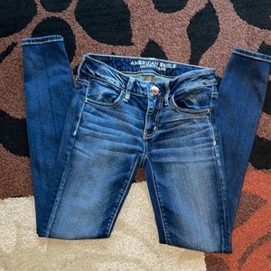 GUC WOMANS SZ 2 American Eagle Outfitters Jeggings